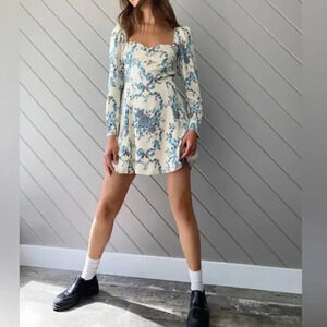 Aritzia Sunday Best Coco Long Sleeve Dress Cream Blue  Size 4